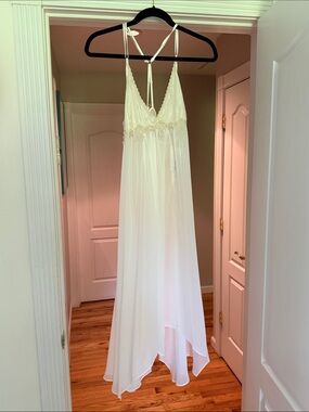 Linea Donatella Ivory Lace-Trim High-Low Nightgown